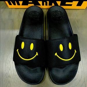 Chinatown Market Smiley Face Slides / Sandals Black & Yellow New In Box